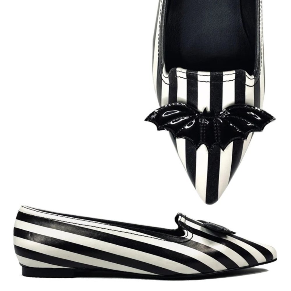 Black/White Dagger Bat Striped Flats Size 8